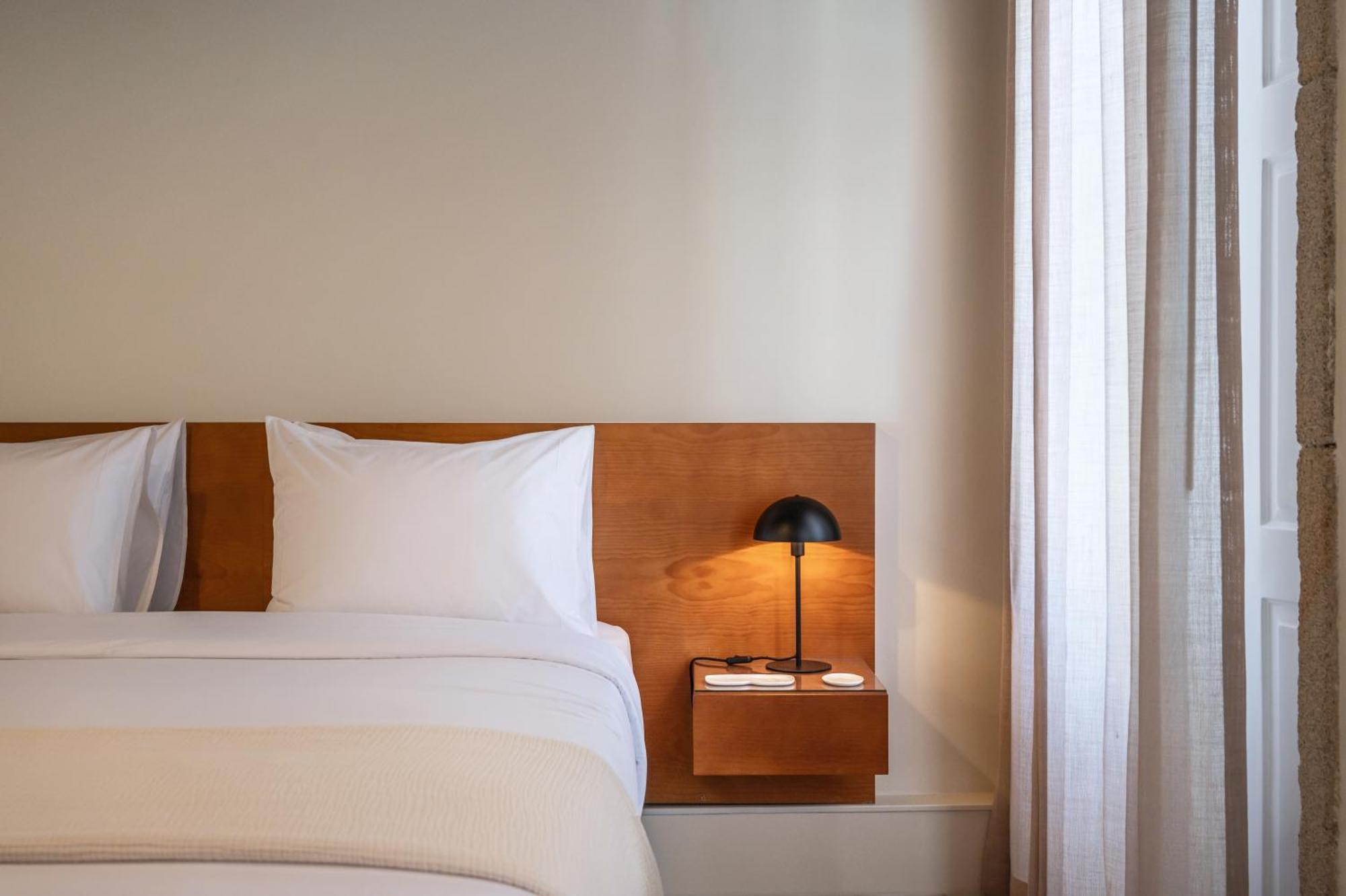 Superior King Room City View